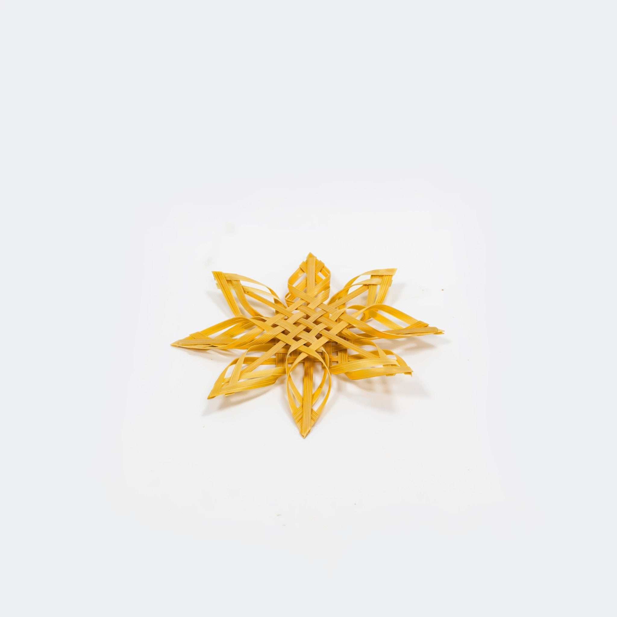 Bamboo Snowflakes (10 cm) - Artisanal Homes