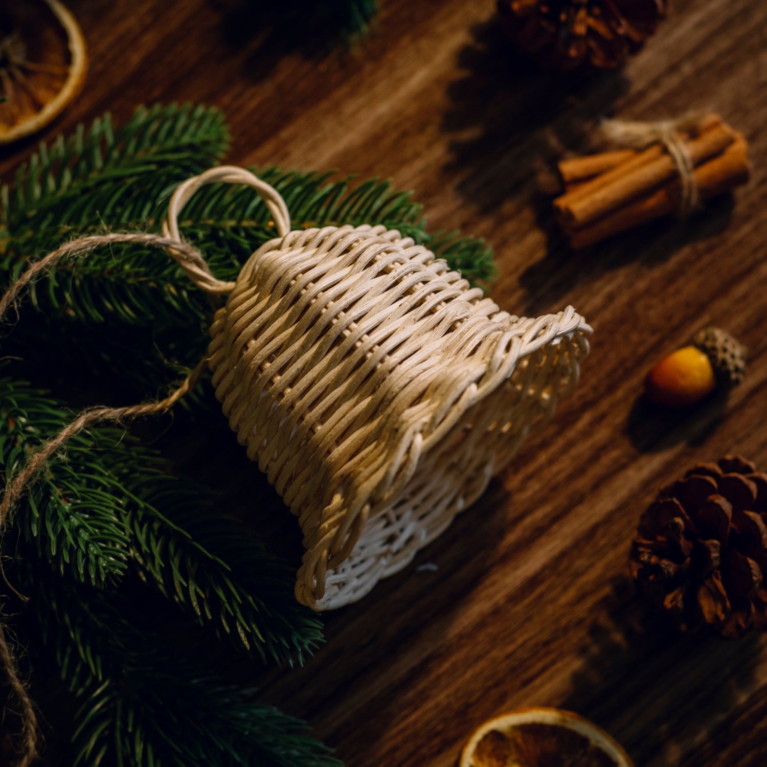 Rattan christmas wicker bell - Artisanal Homes